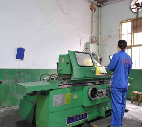 Cylindrical grinder